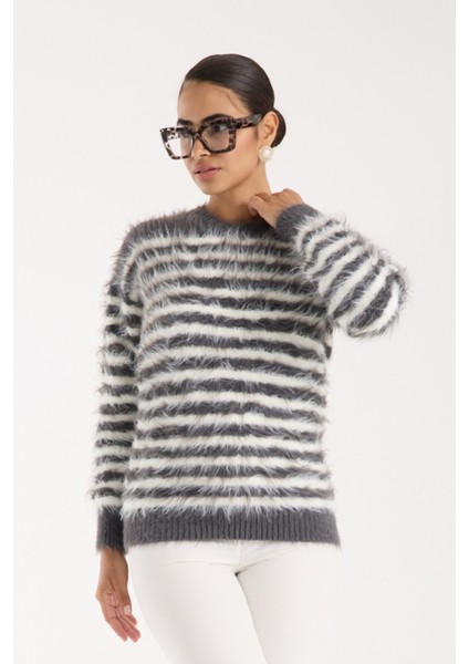 Kadın Füme-Beyaz Sakal Iplik Çizgili Bisiklet Yaka Triko Kazak