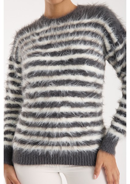 Kadın Füme-Beyaz Sakal Iplik Çizgili Bisiklet Yaka Triko Kazak modelleri