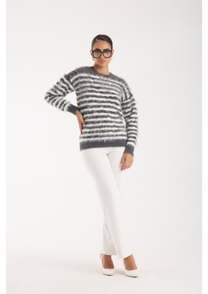 Kadın Füme-Beyaz Sakal Iplik Çizgili Bisiklet Yaka Triko Kazak