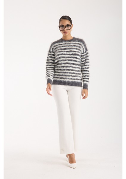 Kadın Füme-Beyaz Sakal Iplik Çizgili Bisiklet Yaka Triko Kazak