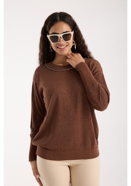 Kadın Kahve Viskon Vortex Iplik Taş Detaylı Bisiklet Yaka Simli Triko Bluz