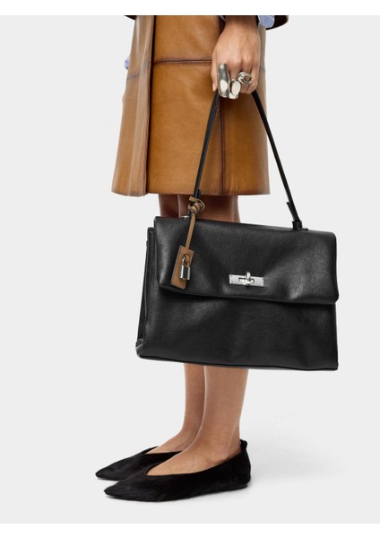 Kapaklı ve Çapraz Askılı Çanta fiyatları