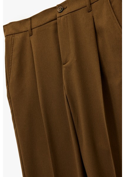 Rahat Kalıp Viskon Karışımlı Cepli Pileli Kumaş Pantolon modelleri