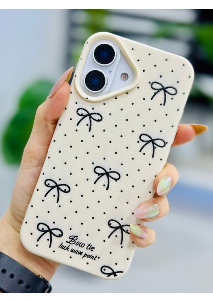 Iphone 16 Uyumlu Siyah Fiyonk Baskı Tasarımlı Silikon Kılıf modelleri