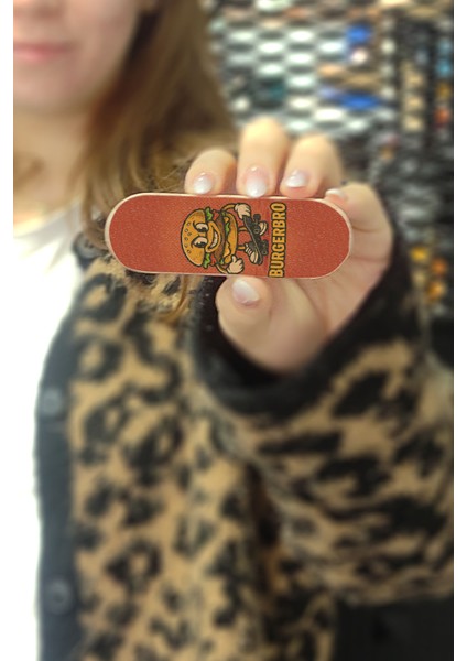 Super Hero Fingerboard – Süper Kahraman Temalı Parmak Kaykay fiyatları