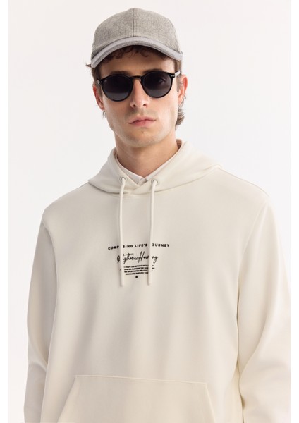 Erkek Ekru Kapüşonlu Pamuklu Bi-Stretch Baskılı Regular Fit Sweatshirt A52Y1211