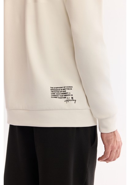 Erkek Ekru Kapüşonlu Pamuklu Bi-Stretch Baskılı Regular Fit Sweatshirt A52Y1211