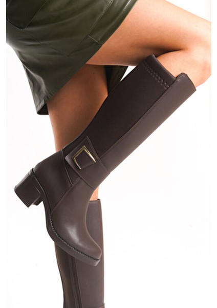 Deri Görünümlü Arkası Streç Esnek Kalın Orta Yüksek Topuklu Toka Detaylı Fermuarlı Kahve Uzun Çizme fırsatları