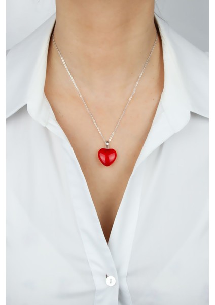 Gümüş Renk Zincir Kırmızı Akrilik Kalp Uçlu Kolye