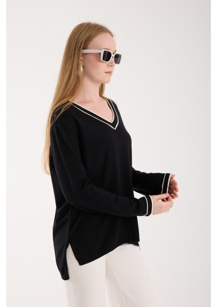 Kadın Siyah Kontrast Biyeli ve Yan Yırtmaçlı V Yaka Triko Bluz modelleri
