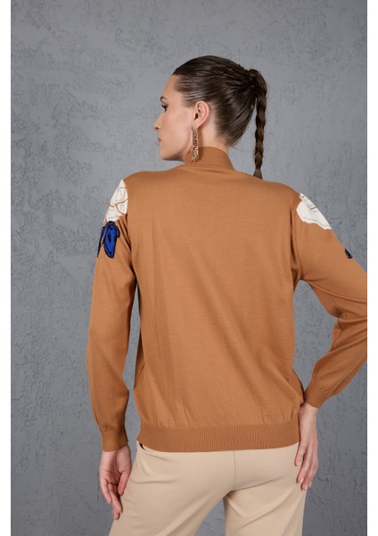 Kadın Bej Elit Viskon Kumaş Taş Detaylı Omuzlar Yarım Balıkçı Yaka Triko Bluz modelleri