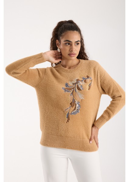 Kadın Bej Sakal Iplik Yaprak Desenli Boncuk Nakışlı Bisiklet Yaka Triko Kazak fiyatları