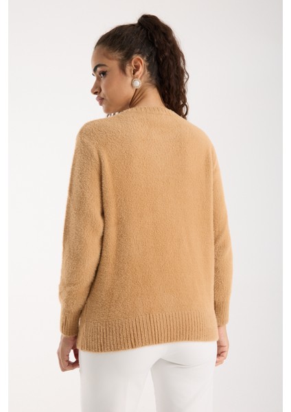 Kadın Bej Sakal Iplik Yaprak Desenli Boncuk Nakışlı Bisiklet Yaka Triko Kazak indirimleri