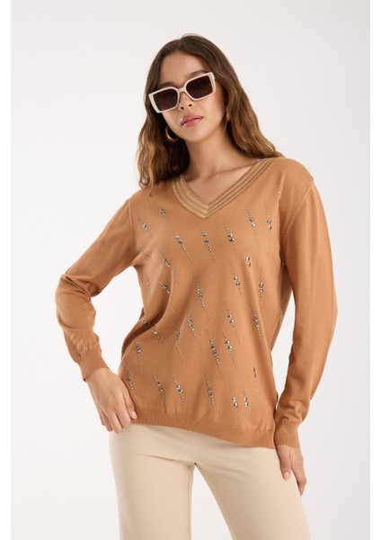 Kadın Bej Elit Viskon Kumaş Taş Detaylı Sim Biyeli Yan Yırtmaçlı V Yaka Triko Bluz fırsatları