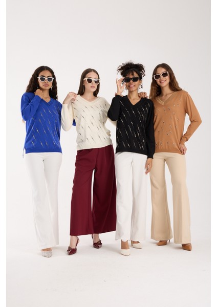 Kadın Bej Elit Viskon Kumaş Taş Detaylı Sim Biyeli Yan Yırtmaçlı V Yaka Triko Bluz