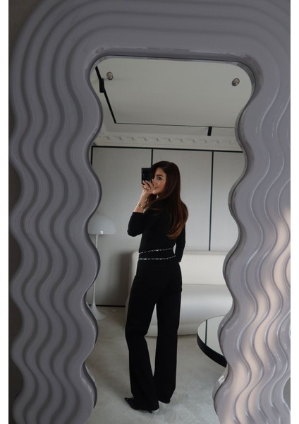 Bel Kısmı Zımba Baskılı Straight Fit Jean fırsatları