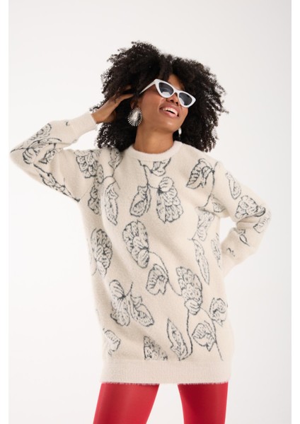 Kadın Ekru Sakal Iplik Yaprak Desenli Bisiklet Yaka Triko Bluz