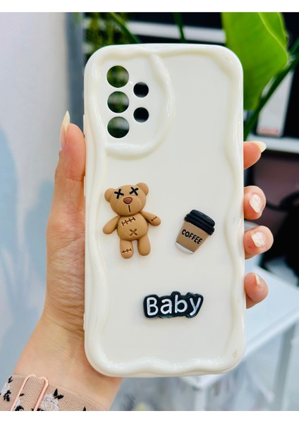 Samsung Galaxy A32 Uyumlu Krem Baby Oyuncak Tasarımlı Içi Kadife Silikon Kılıf fiyatları