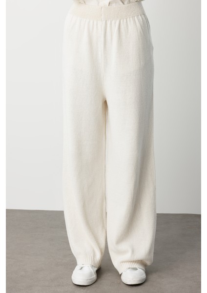 Geniş Paça Beli Lastikli Ekru Triko Jogger Pantolon modelleri