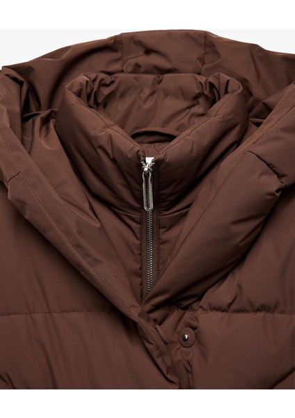 Kapüşonlu Fermuarlı Düğme Detaylı Cepli Rahat Kalıp Kapitone Şişme Mont