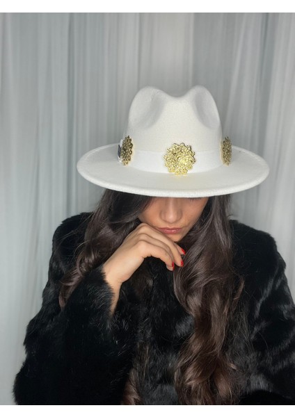 Tasarım Aksesuarlı Panama Fötr Şapka