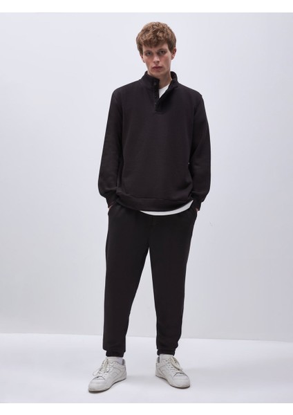 Uzun Kollu Yarım Fermuarlı Regular Siyah Sweatshırt