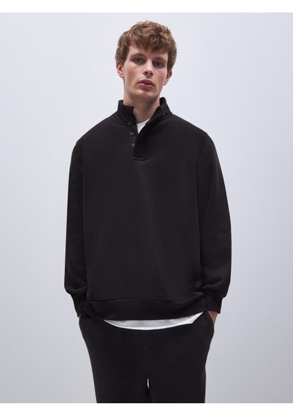 Uzun Kollu Yarım Fermuarlı Regular Siyah Sweatshırt fiyatları