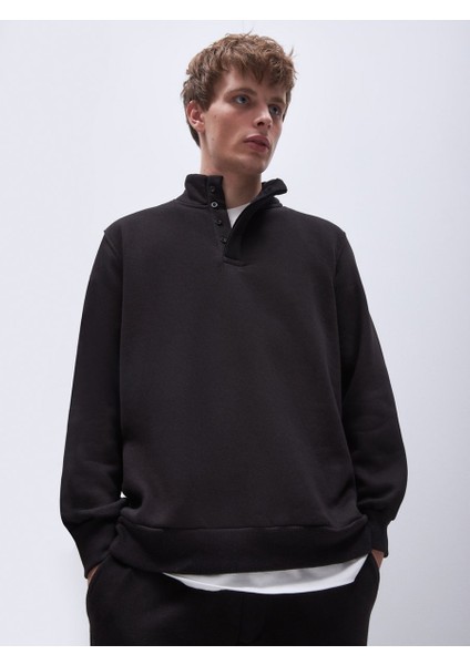 Uzun Kollu Yarım Fermuarlı Regular Siyah Sweatshırt fırsatları