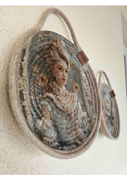 El Yapımı Jüt Duvar Dekoru – Vintage Kadın Figürlü Dekopaj Tablo | Patiska Tasarım