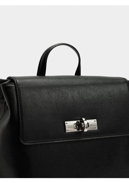 Kapaklı ve Döner Kilitli Sırt Çantası modelleri