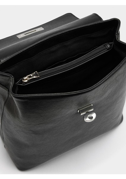 Kapaklı ve Döner Kilitli Sırt Çantası indirimleri