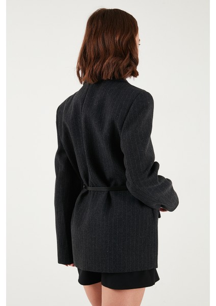 Çizgili Yün Karışımlı Oversize Fit Kruvaze Yaka Kemerli Ceket Bayan Ceket 6839634