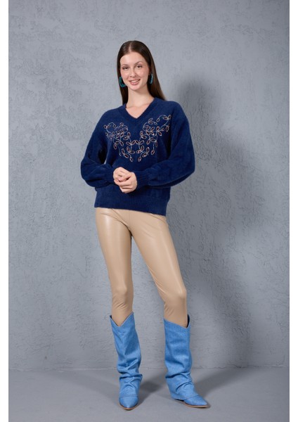 Kadın Koyu Laci Sakal Iplik Önü Boncuk Nakışlı Balon Kollu V Yaka Triko Kazak