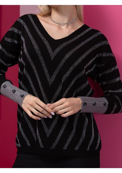 Siyah Çizgili V Yaka Kadın Kazak