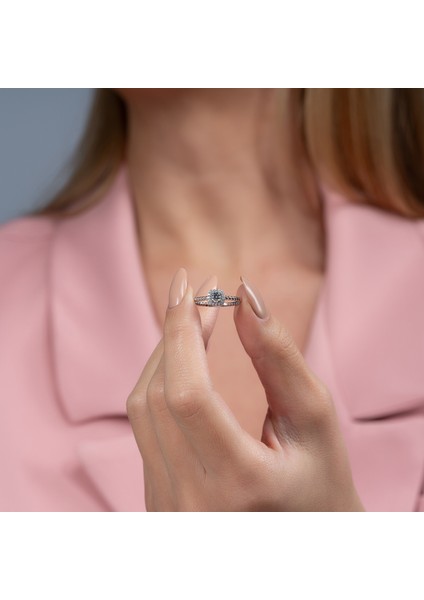 0,26 Karat Tektaş Pırlanta Yüzük fırsatları