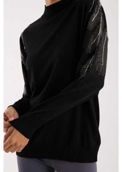 Kadın Siyah Elit Viskon Kumaş Taş Detaylı Omuzlar Yarım Balıkçı Yaka Triko Bluz modelleri