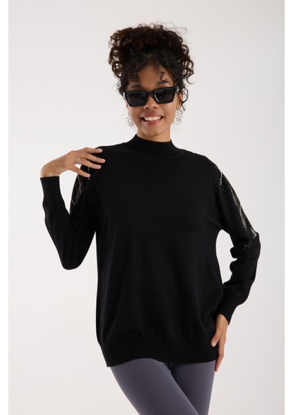 Kadın Siyah Elit Viskon Kumaş Taş Detaylı Omuzlar Yarım Balıkçı Yaka Triko Bluz fırsatları