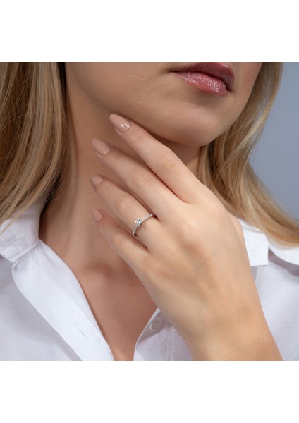 0,27 Karat Kolu Taşlı Tektaş Pırlanta Yüzük fırsatları