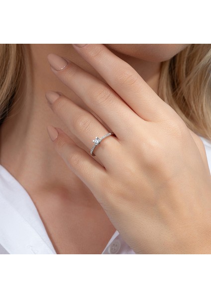 0,27 Karat Kolu Taşlı Tektaş Pırlanta Yüzük indirimleri