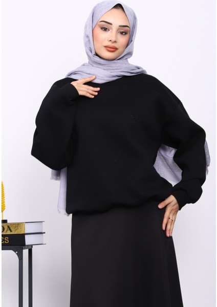 Siyah Bisiklet Yaka Şadonlu Üç iplik Sweat modelleri