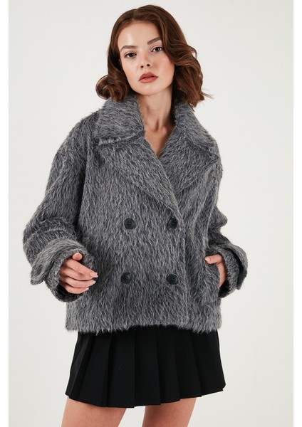 Oversize Kruvaze Yaka Yumuşak Tüylü Düğmeli Astarlı Mont Bayan Mont 6839659 modelleri