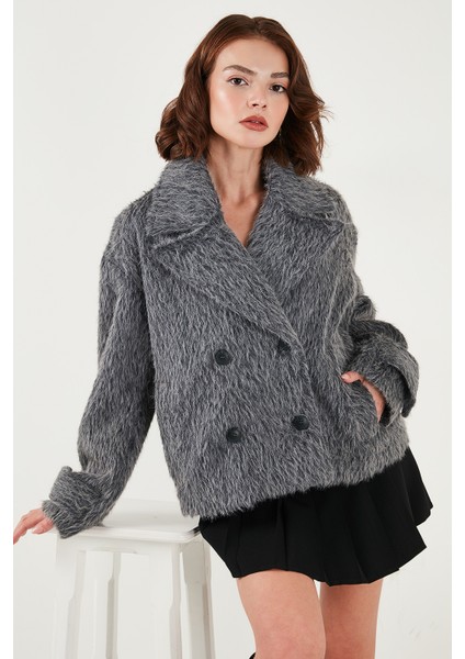 Oversize Kruvaze Yaka Yumuşak Tüylü Düğmeli Astarlı Mont Bayan Mont 6839659 indirimleri