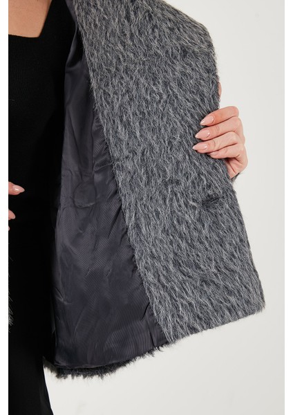 Oversize Kruvaze Yaka Yumuşak Tüylü Düğmeli Astarlı Mont Bayan Mont 6839659