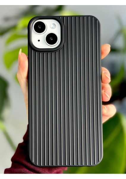Iphone 13 - 14 ve 15 Uyumlu 3D Serrated Kabartma Parlak Silikon Kılıf fiyatları