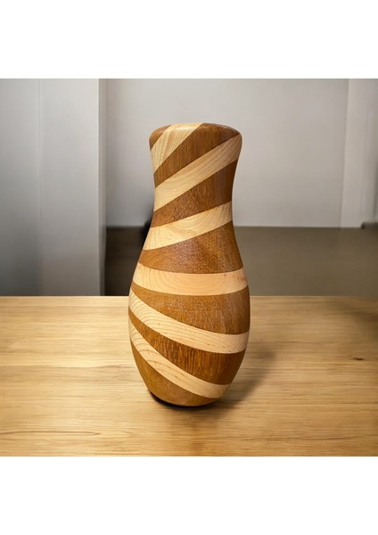 🌿 El Yapımı Ireko ve Çam Ağacından Ahşap Vazo