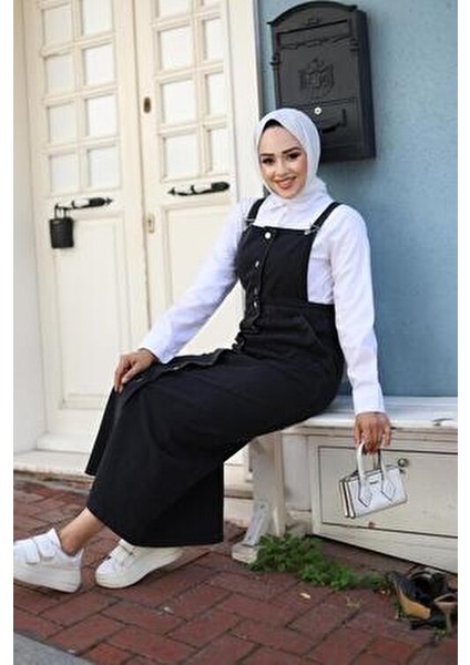 Kadın Askılı Kot Salopet Denim Malzeme ile Şık Tasarım ve Modern Desen