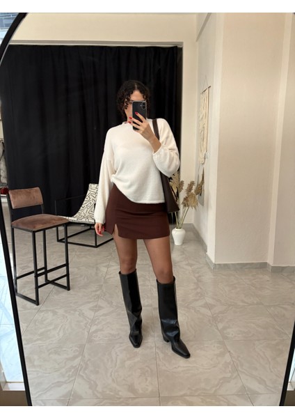 Yırtmaç Detaylı Şort Etek