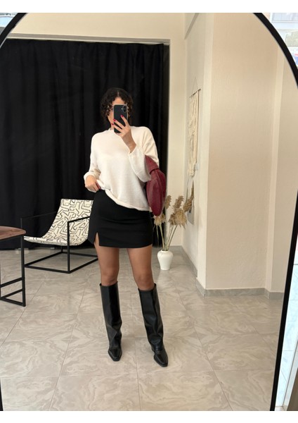 Yırtmaç Detaylı Şort Etek