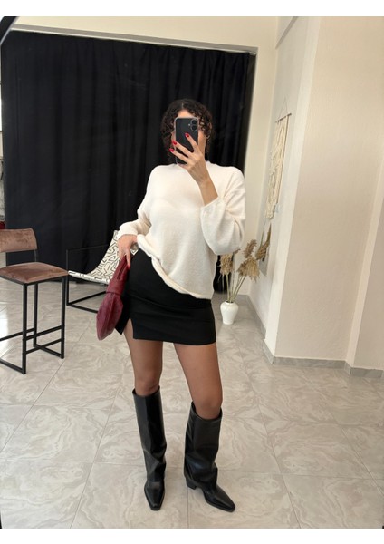 Yırtmaç Detaylı Şort Etek