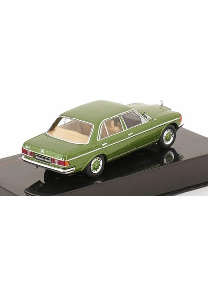1:43 Ixo 1976 Mercedes Benz 240D (W123) modelleri